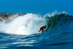 Surfing en Cabo Blanco