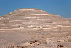 Pirmide de Cahuachi - Nazca